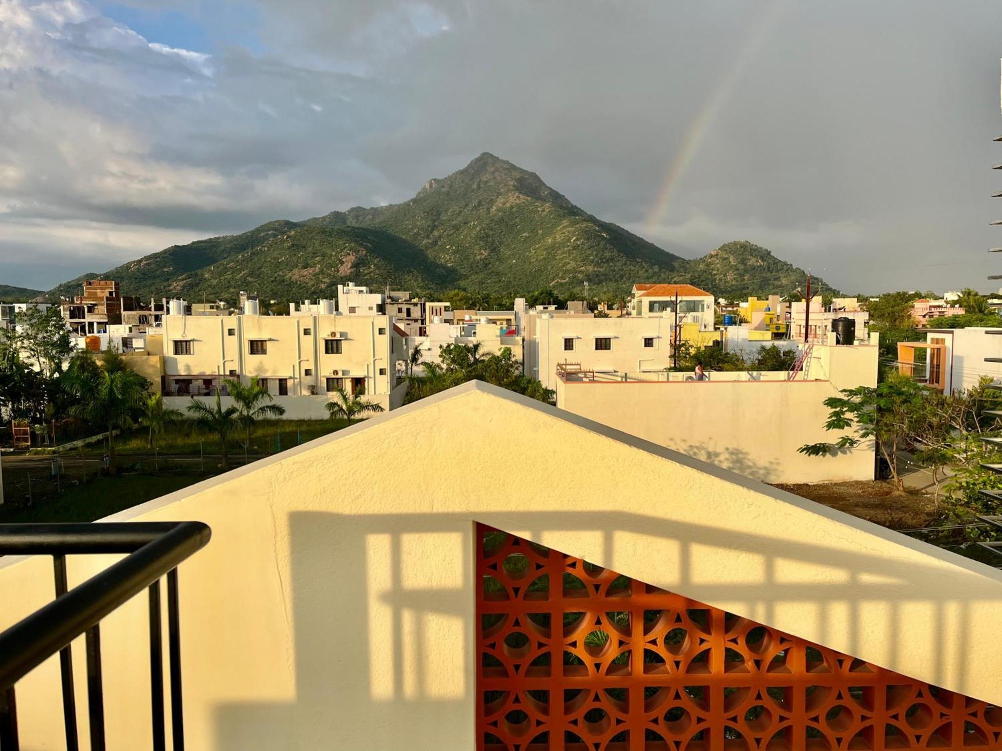 Guru Home Stay Near Sri Ramanasramam ติรุวันนามาลัย ภายนอก รูปภาพ